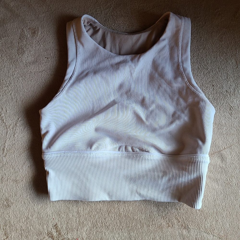✨LULU LEMON✨ White Sports Bra/Top Size 6